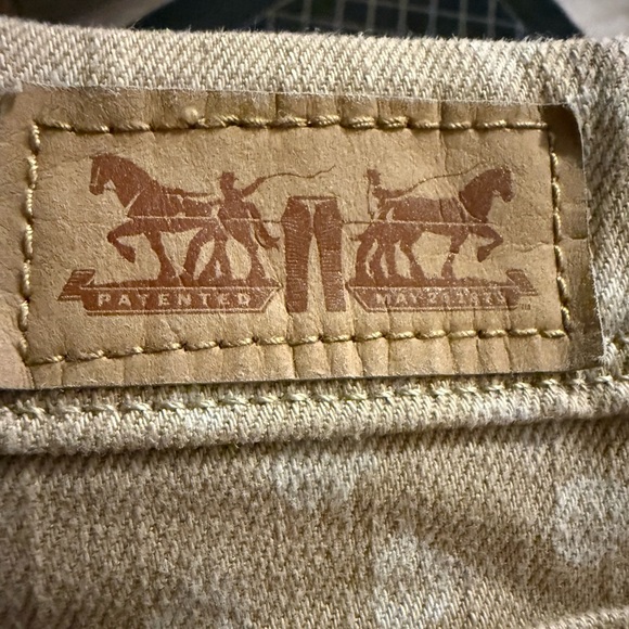 Levi's Tan Bermudas Lightweight Casual Shorts - Picture 6 of 8